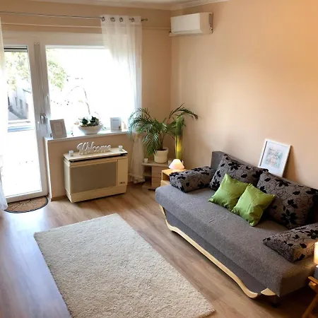 Relax Apartman Apartment *